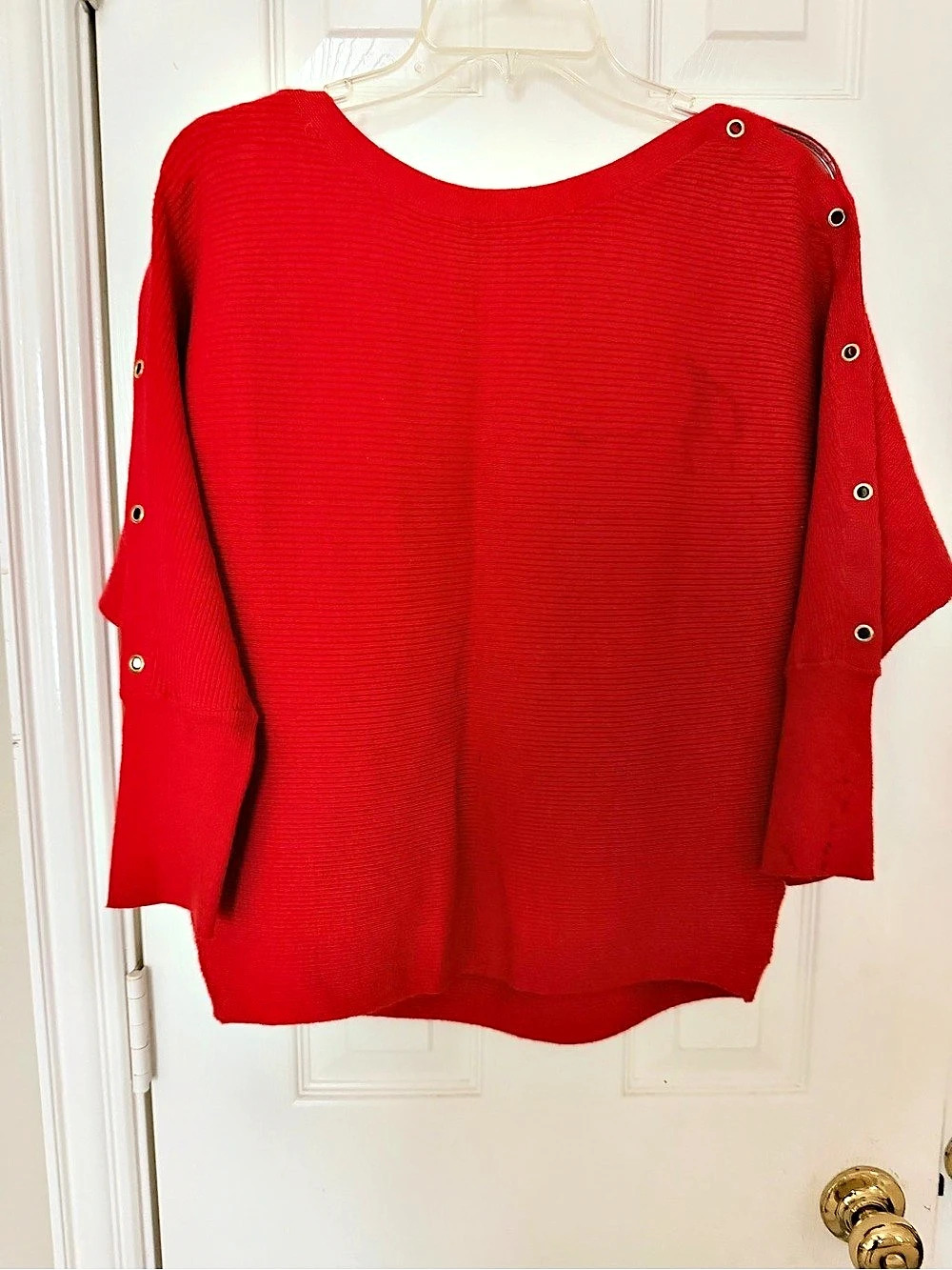 Jennifer Lopez Red Cold Shoulder Grommet 3/4 Sleeve Top Sleeve Top Medium